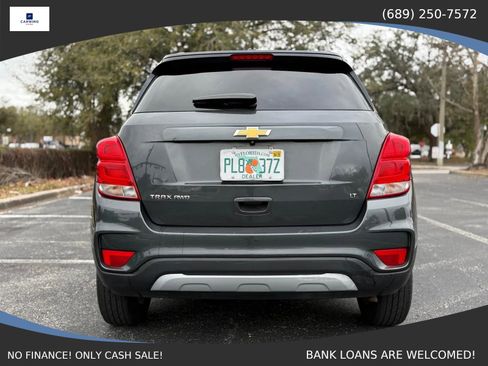 Used 2018 Chevrolet Trax LT w/ LT Convenience Package image 6