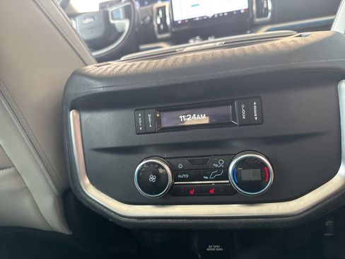 Used 2025 Ford Expedition Platinum w/ Platinum Ultimate Package AWD/4WD image 28
