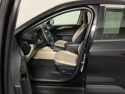 Used 2021 Ford Escape SE image 19