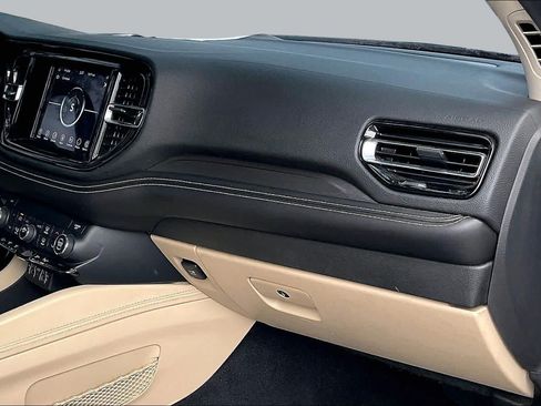 Used 2021 Dodge Durango SXT AWD/4WD image 16