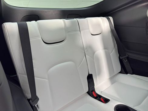 Used 2023 Tesla Model Y Long Range image 40