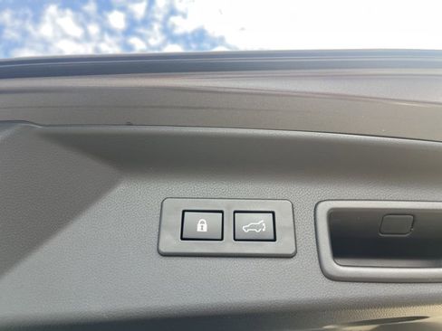 Used 2025 Subaru Forester Touring image 10