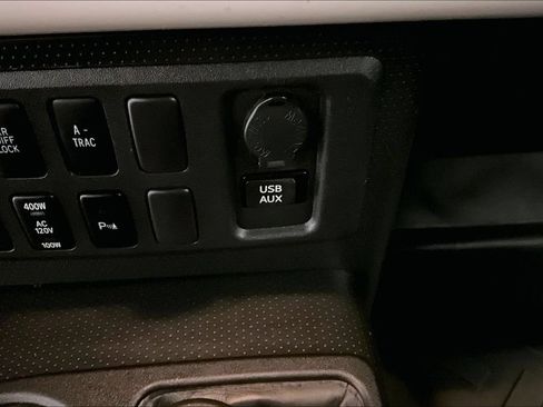 Used 2013 Toyota FJ Cruiser 4WD w/ Upgrade Pkg image 14
