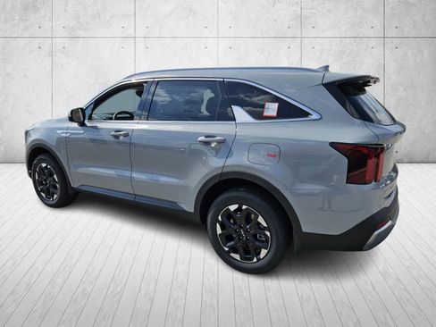 New 2026 Kia Sorento S image 5