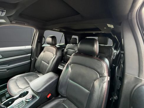 Used 2016 Ford Explorer Sport AWD/4WD image 38