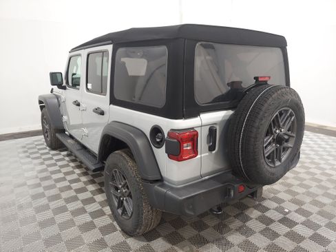 Used 2024 Jeep Wrangler Unlimited Sport AWD/4WD image 2