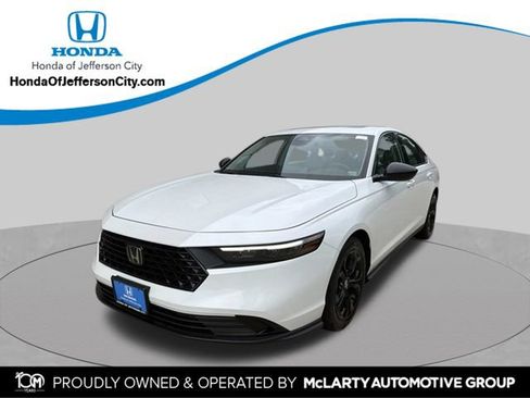 Certified 2025 Honda Accord SE image 1