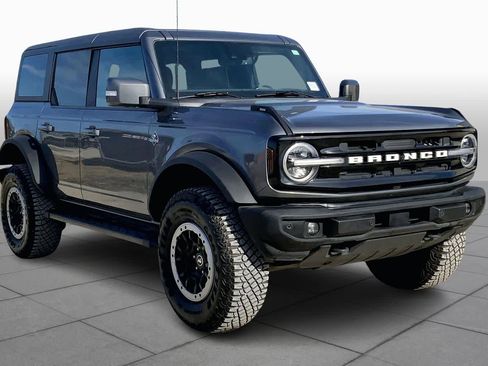 Certified 2022 Ford Bronco Outer Banks w/ Sasquatch Package image 3