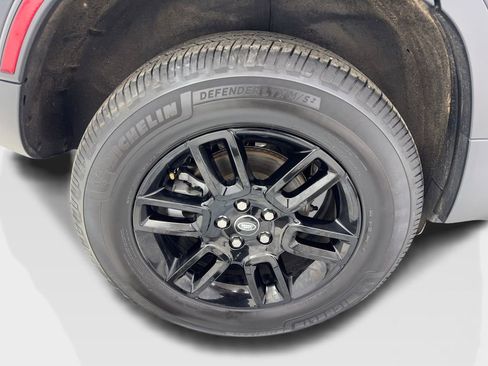 Used 2025 Land Rover Defender 110 S image 84
