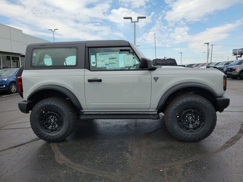 New 2026 Ford Bronco 2-Door AWD/4WD image 3
