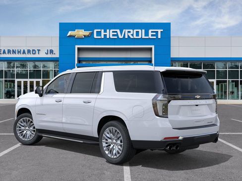 New 2026 Chevrolet Suburban Premier image 5