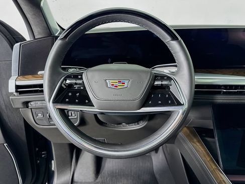 Used 2025 Cadillac Escalade Sport Platinum w/ LPO, Floor Liner Package AWD/4WD image 12