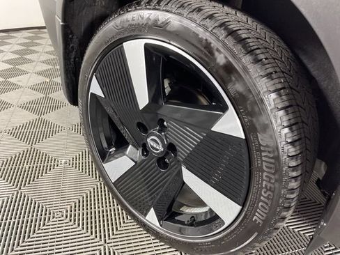 Certified 2025 Nissan Kicks SR FWD image 14