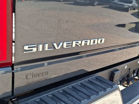 Used 2020 Chevrolet Silverado 2500 LTZ w/ LTZ Premium Package AWD/4WD image 31