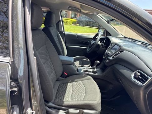 Used 2020 Chevrolet Equinox LT w/ Driver Convenience Package FWD image 10