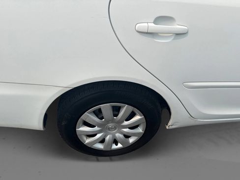 Used 2005 Toyota Camry LE FWD image 23
