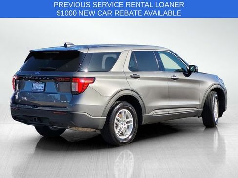 Used 2026 Ford Explorer Active AWD/4WD image 4