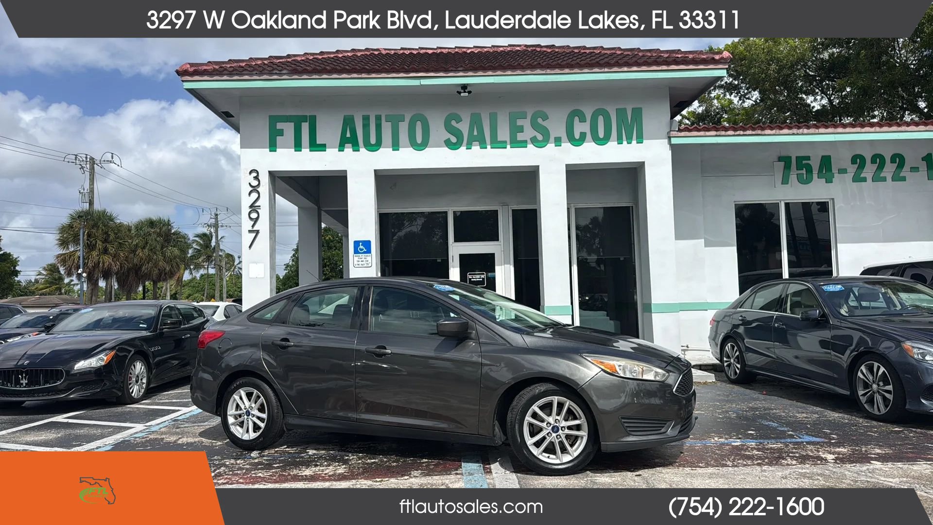 Used 2018 Ford Focus SE FWD image 2