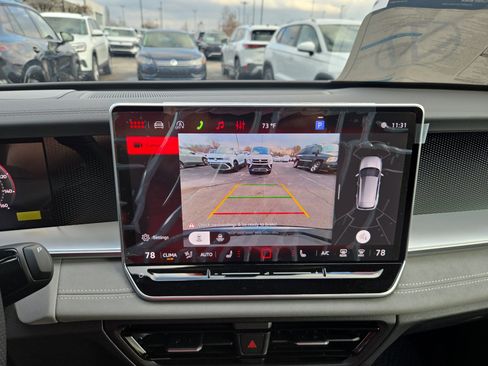 New 2026 Volkswagen Tiguan SE R-Line FWD image 11