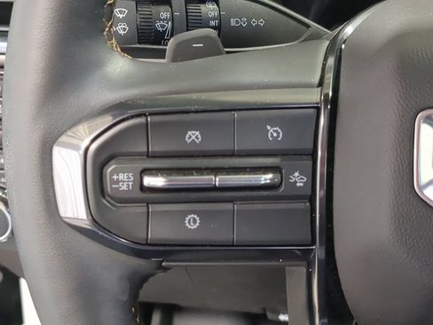 Used 2025 GMC Yukon AT4 w/ AT4 Premium Package AWD/4WD image 30