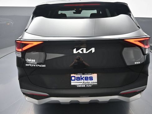 Used 2023 Kia Sportage LX AWD/4WD image 32