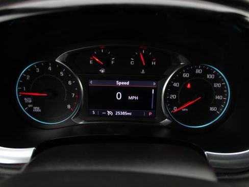 Used 2023 Chevrolet Traverse LT image 16