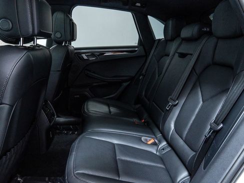 Certified 2026 Porsche Macan AWD/4WD image 27