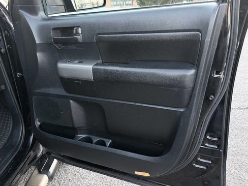Used 2010 Toyota Tundra 4x4 Double Cab image 23