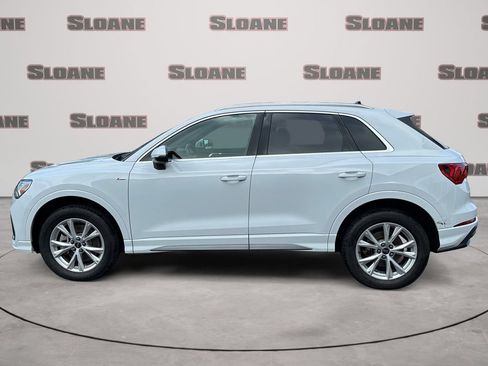 Used 2023 Audi Q3 2.0T Premium w/ Convenience Package AWD/4WD image 2