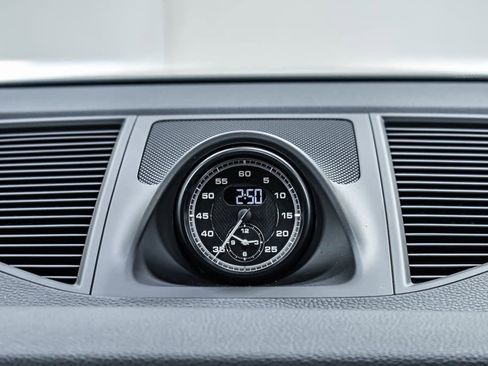 New 2025 Porsche Macan image 15