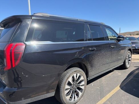 Used 2025 Ford Expedition Max Platinum w/ Driver's Package image 2