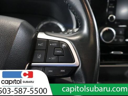 Used 2022 Toyota Highlander XLE AWD/4WD image 20