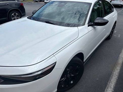 Used 2025 Honda Accord SE image 5