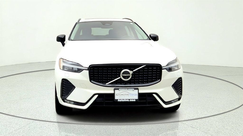 Used 2025 Volvo XC60 B5 Ultra w/ Protection Package Premier AWD/4WD image 2