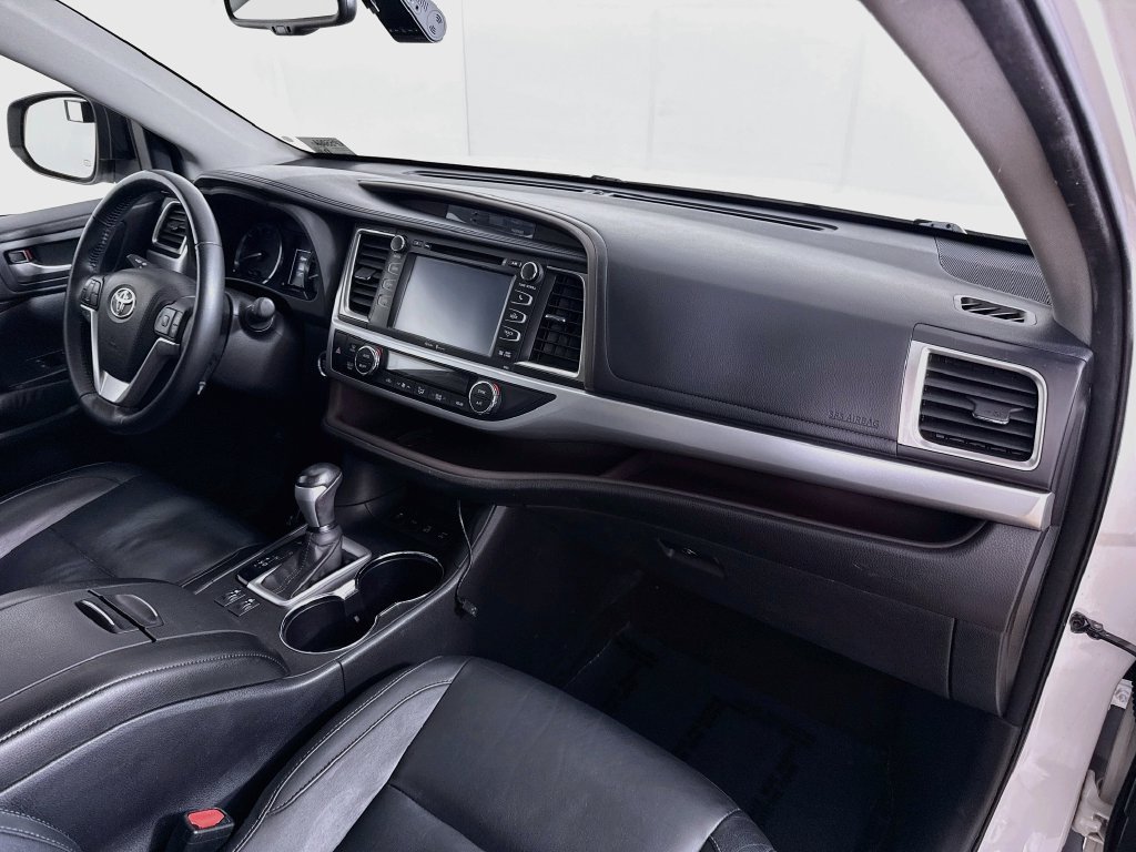 Used 2015 Toyota Highlander XLE AWD/4WD image 34
