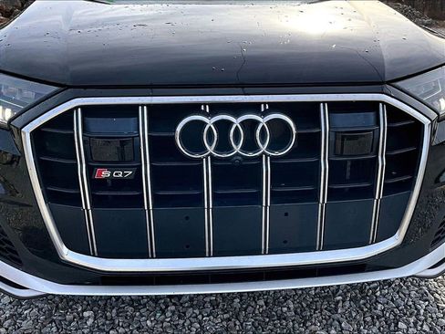 Used 2022 Audi SQ7 Premium Plus w/ SQ7 Executive Package image 27