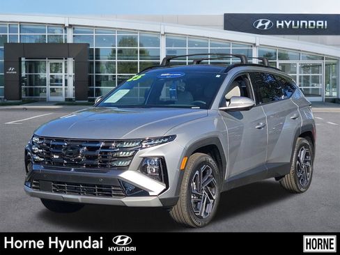 Certified 2025 Hyundai Tucson Limited image 1