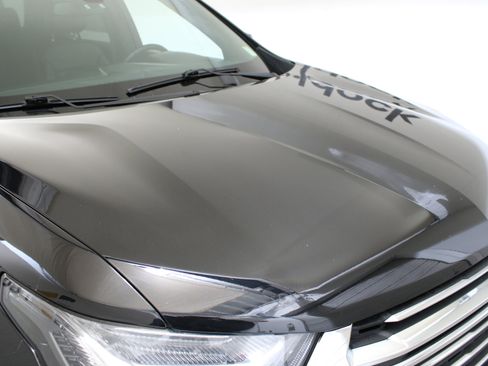 Used 2023 Chevrolet Traverse LT w/ LPO, Floor Liner Package image 12