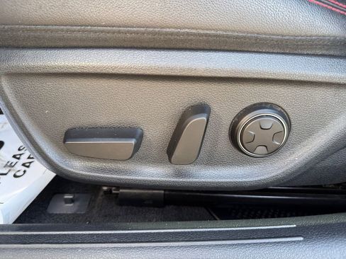 Used 2023 Genesis G70 2.0T w/ Sport Prestige Package image 25