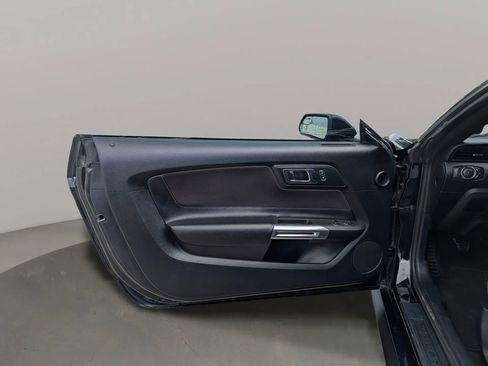 Used 2016 Ford Mustang Coupe RWD image 16
