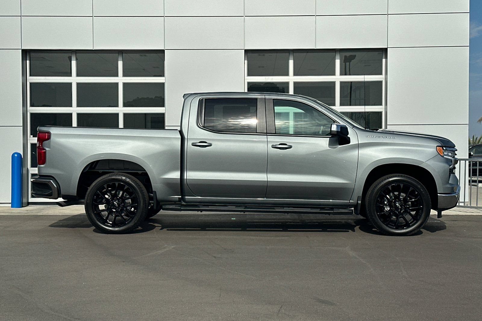 New 2026 Chevrolet Silverado 1500 LT w/ Leather Package RWD image 3
