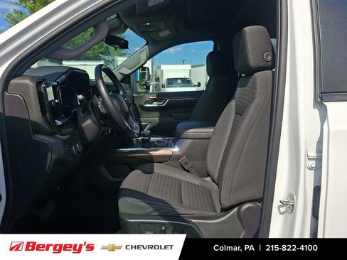Used 2023 Chevrolet Silverado 1500 RST AWD/4WD image 15