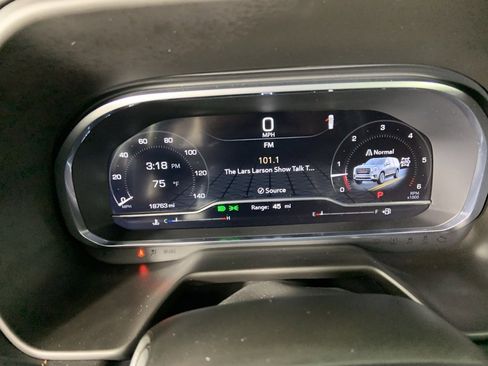 Used 2024 GMC Yukon AT4 w/ Technology Package image 11