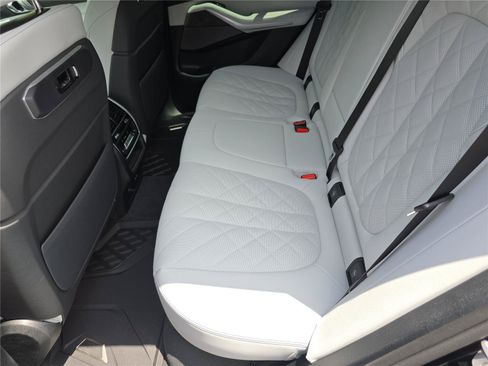New 2026 BMW X5 xDrive50e w/ Climate Comfort Package AWD/4WD image 15