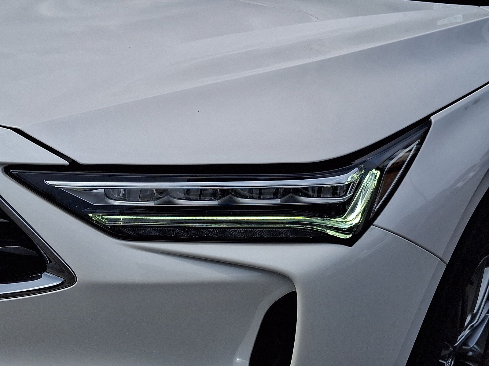 Certified 2024 Acura MDX w/ Technology Package AWD/4WD image 9