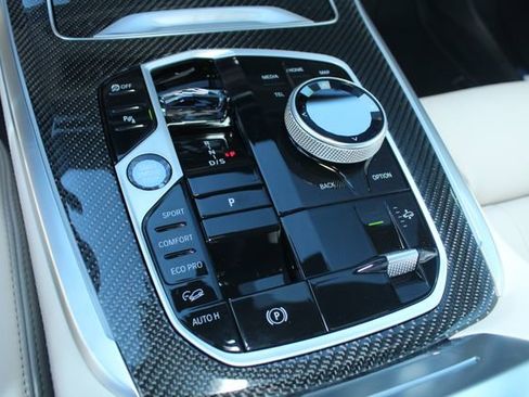 New 2026 BMW X7 M60i image 13