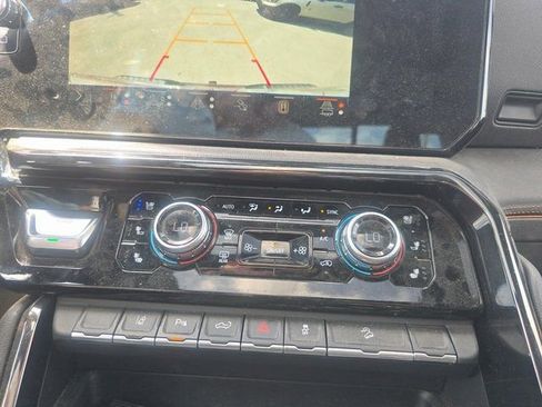 Used 2024 GMC Sierra 2500 AT4 w/ AT4 Premium Plus Package image 20