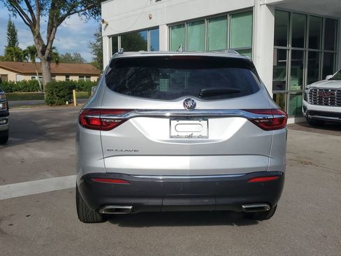 Used 2020 Buick Enclave Essence image 4