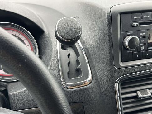 Used 2013 Dodge Grand Caravan SE FWD image 25