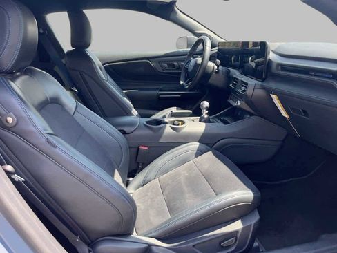 Used 2024 Ford Mustang Dark Horse image 9